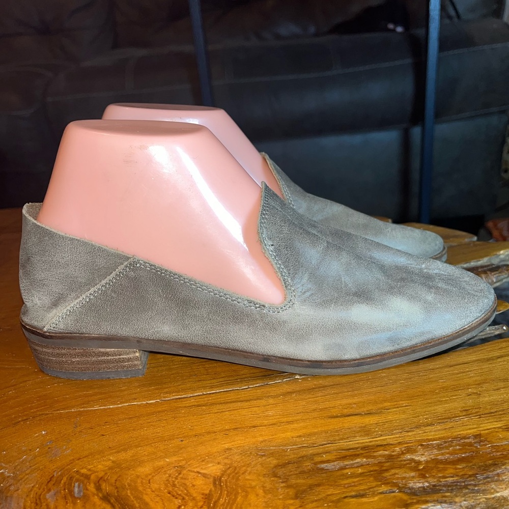 Lucky Brand Women’s Cahill Leather Flats – Size 7.5